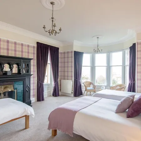 Golf Lodge Bed & Breakfast-3